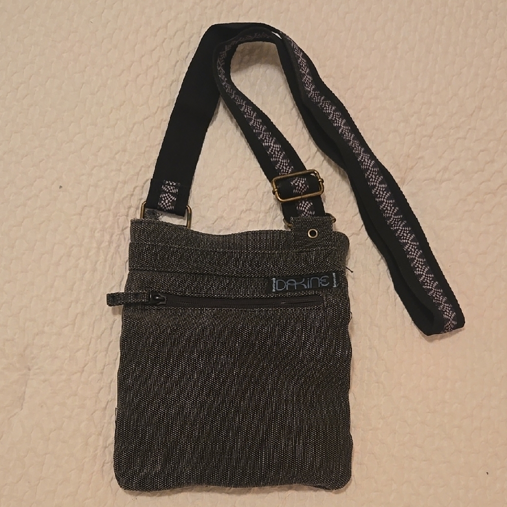 Dakine crossbody bag with Adjustable Strap and Zipper Closure
